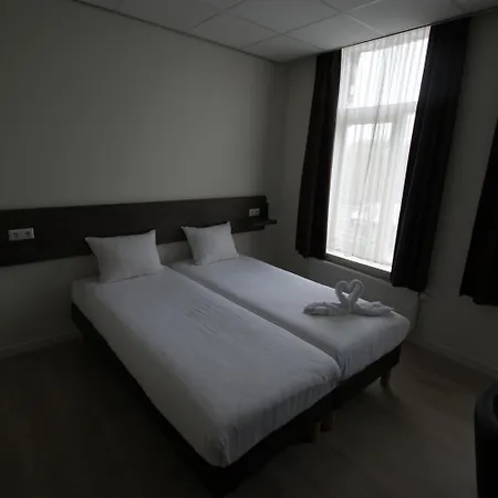 De Keizerskroon Amsterdam-schiphol-halfweg 3*