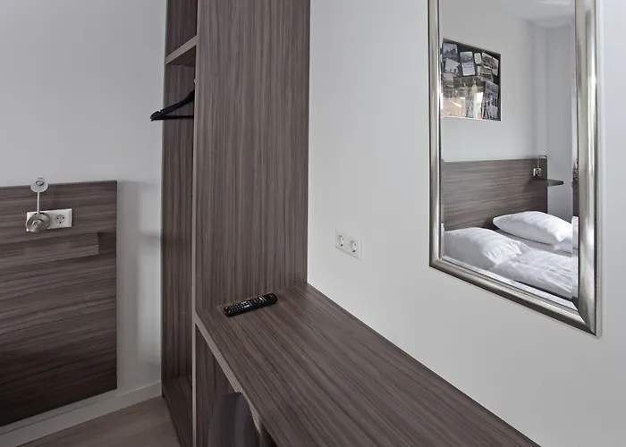 De Keizerskroon Amsterdam-schiphol-halfweg 3*